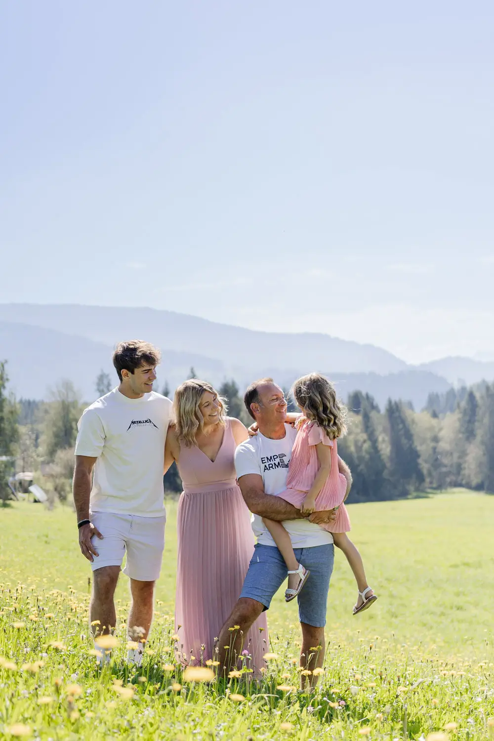 Familienshooting-in-der-Wiese