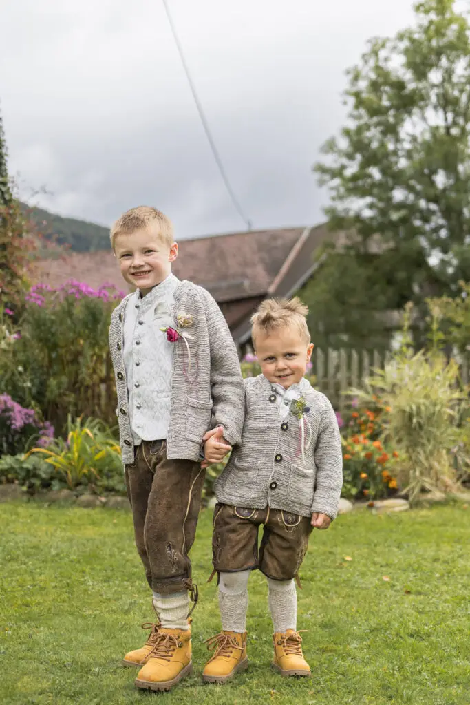 Geschwisterbild-in-Tracht
