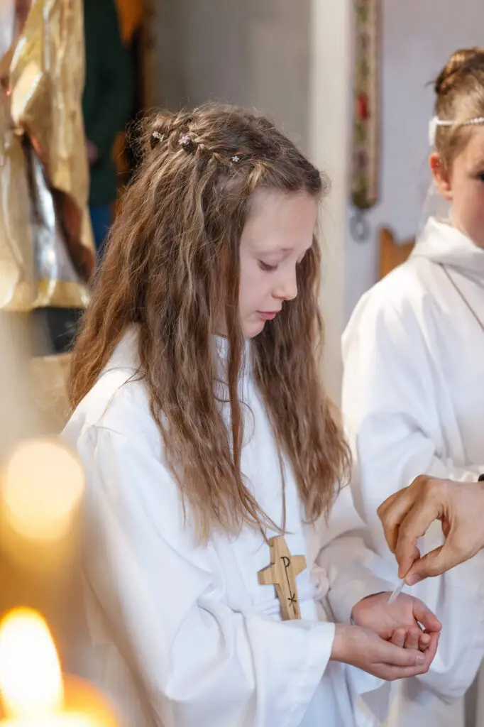 Foto-beim-Empfang-der-ersten-heiligen-Kommunion