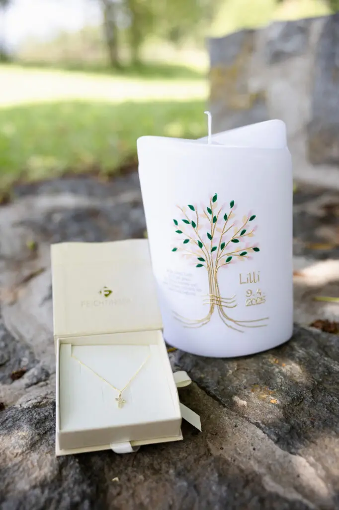 Bilder-von-der-Taufkerze-und-der-Taufkette