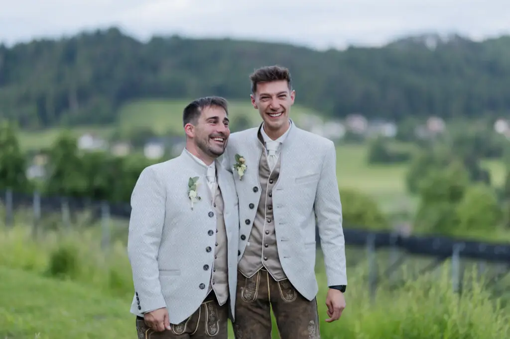 Hochzeitsbilder-in-der-Dämmerung-am-Weingut-in-Kärnten