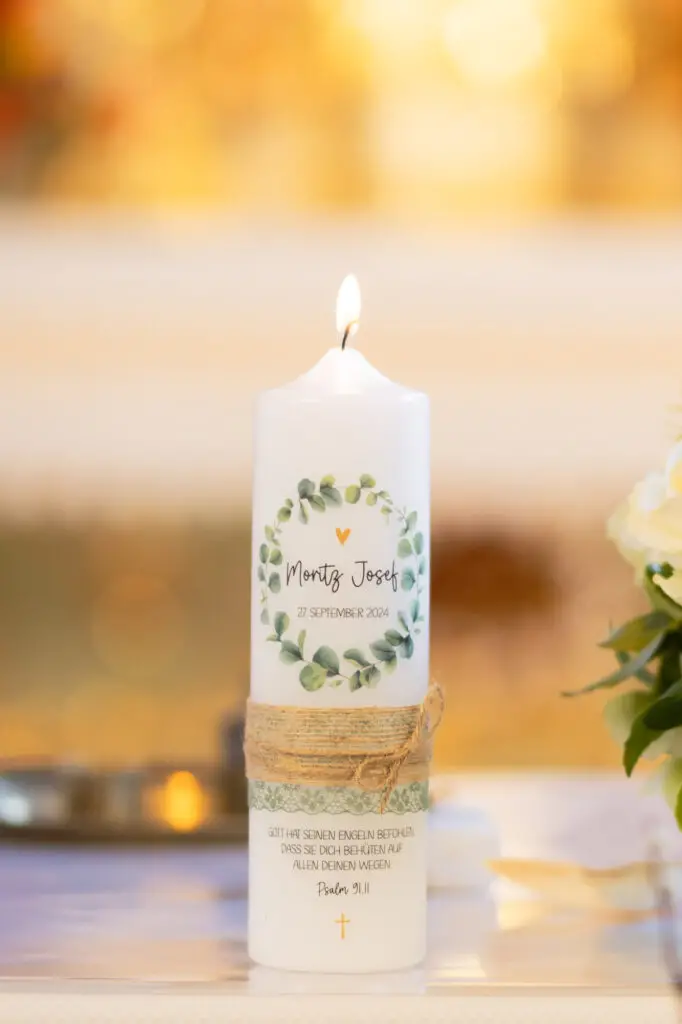 Kerze-für-die-heilige-Taufe