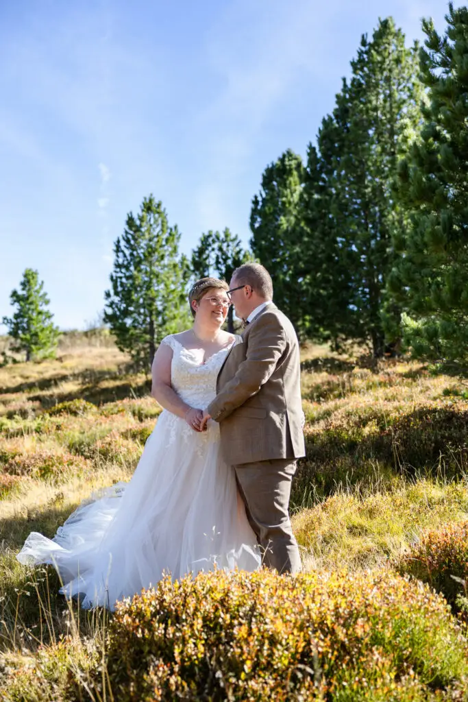 Bilder-Brautpaar-Hochzeitsbilder-am-Berg-Nockalm