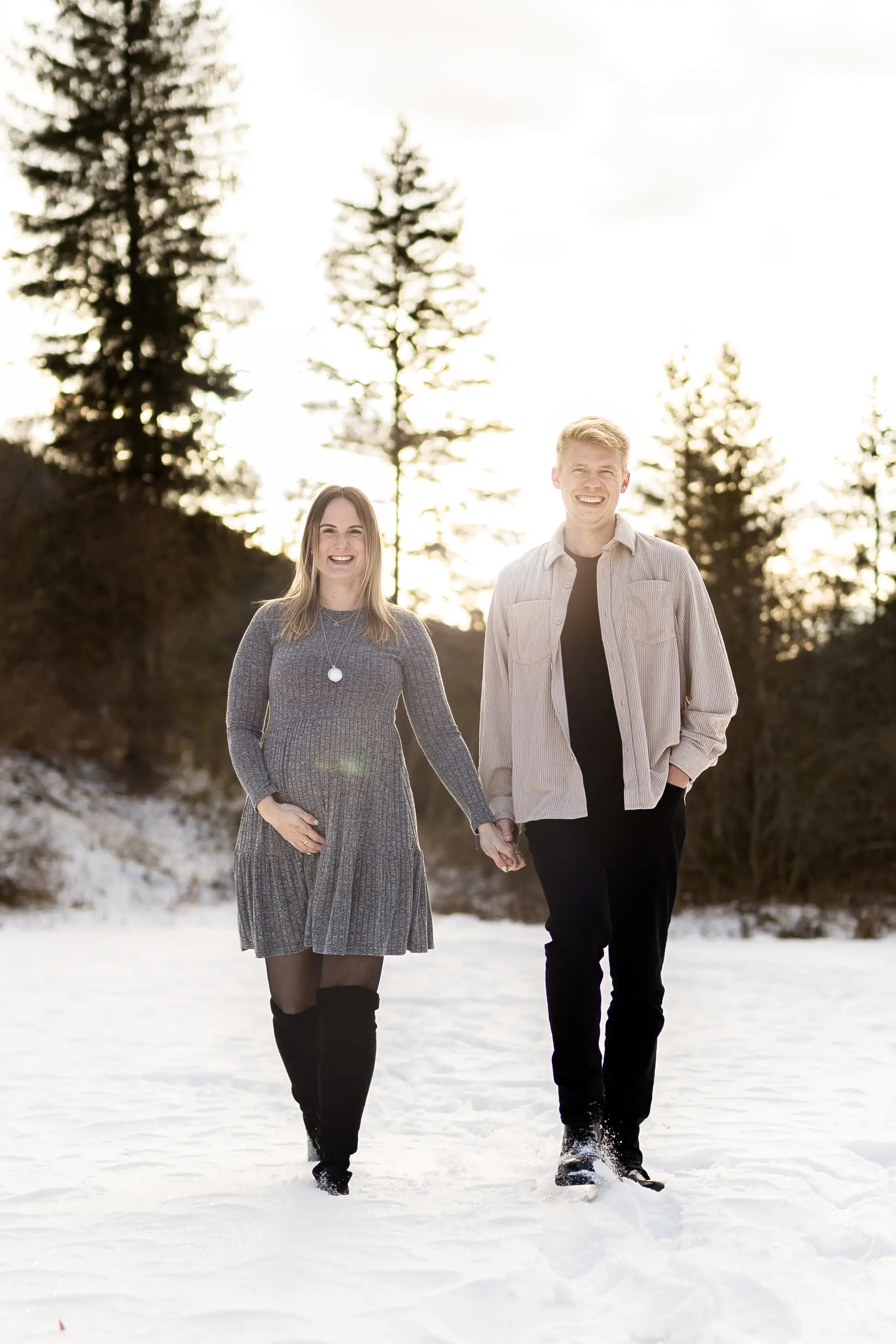Paarshooting-im-Winter-mit-Babybauch